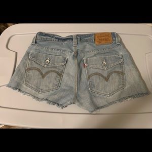 Levi 514 cut offs size 32